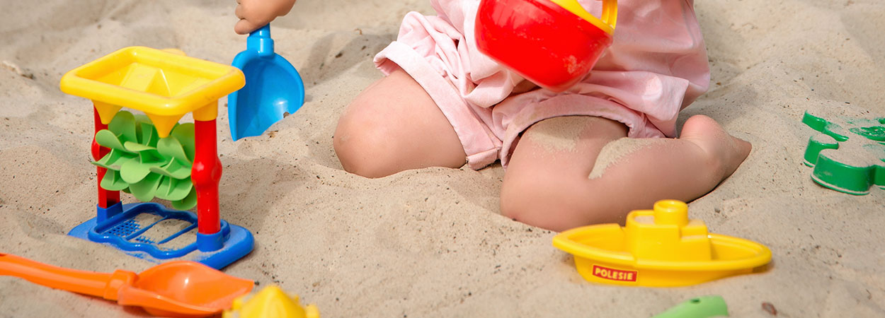  Sandkasten und Zubehör 